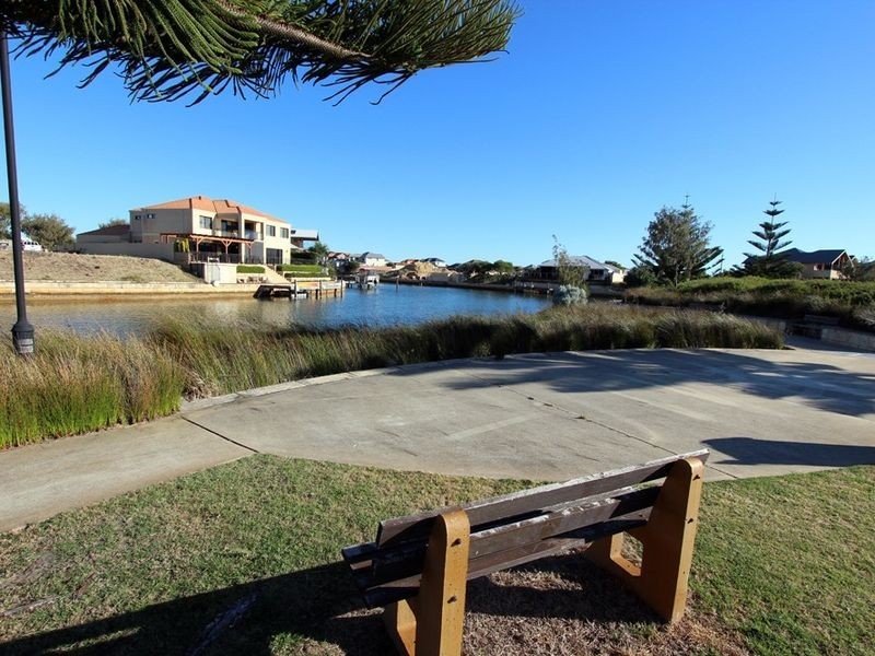 28 Queen Parade, Wannanup WA 6210