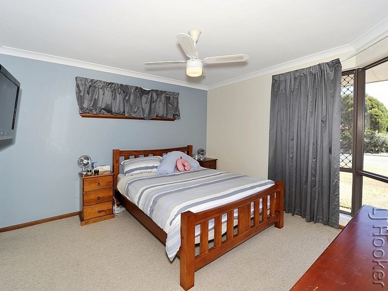 41 Peelwood Parade, Halls Head WA 6210