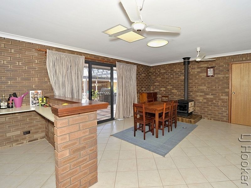 41 Peelwood Parade, Halls Head WA 6210