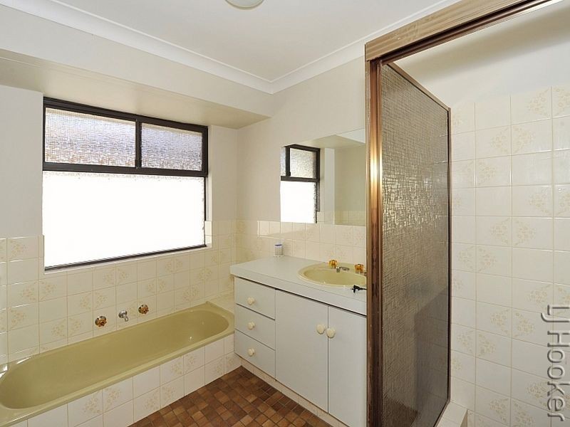 41 Peelwood Parade, Halls Head WA 6210