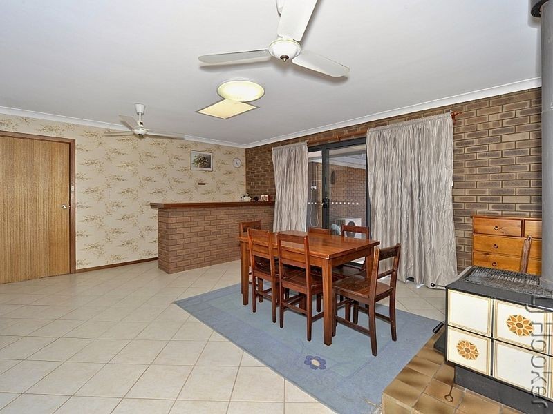 41 Peelwood Parade, Halls Head WA 6210