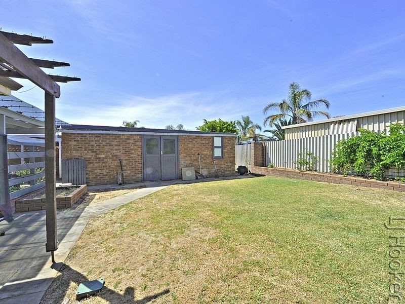 41 Peelwood Parade, Halls Head WA 6210