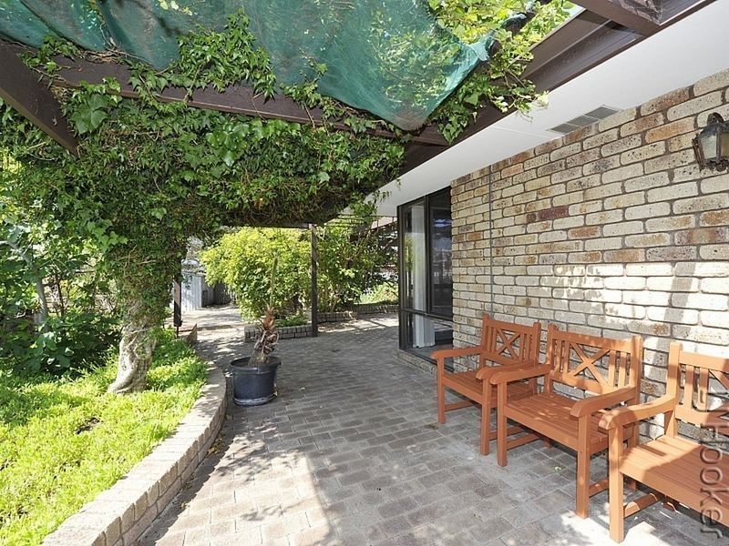 8 Driftwood Road, Silver Sands WA 6210