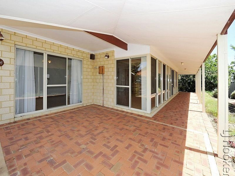 11 Chennile Vista, Halls Head WA 6210