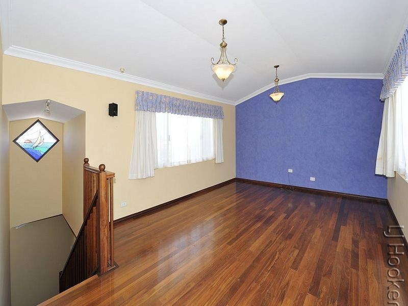 11 Chennile Vista, Halls Head WA 6210