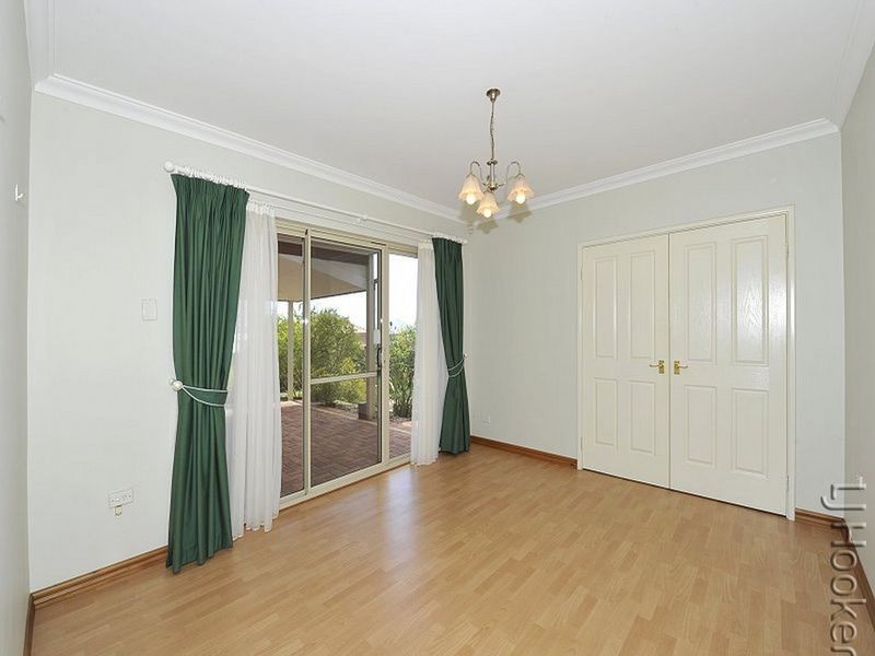 11 Chennile Vista, Halls Head WA 6210