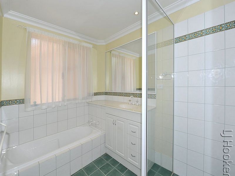 11 Chennile Vista, Halls Head WA 6210