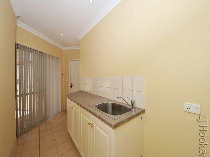 11 Chennile Vista, Halls Head WA 6210