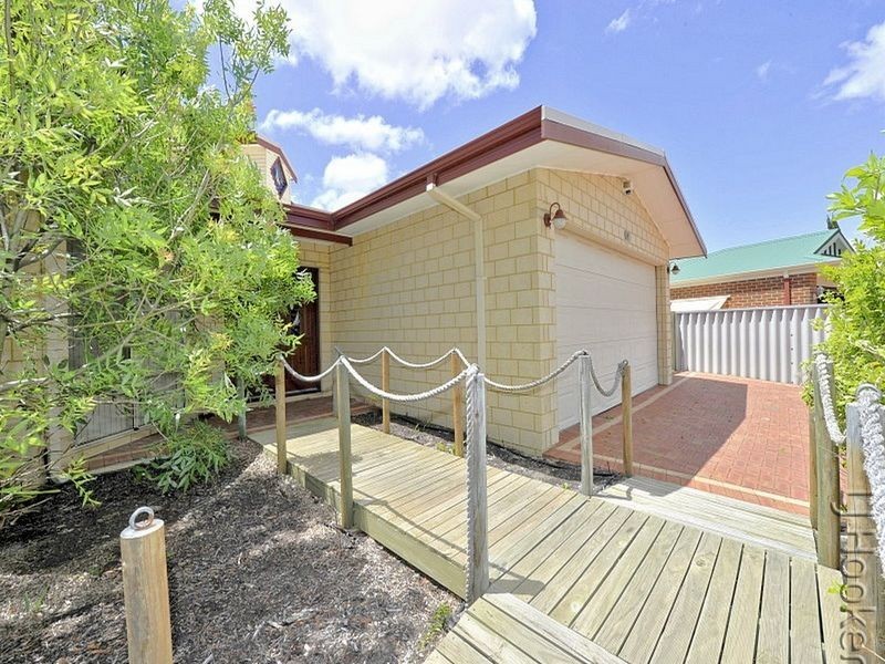 11 Chennile Vista, Halls Head WA 6210