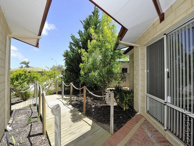 11 Chennile Vista, Halls Head WA 6210