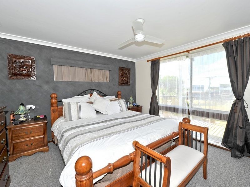 54 Queen Parade, Wannanup WA 6210