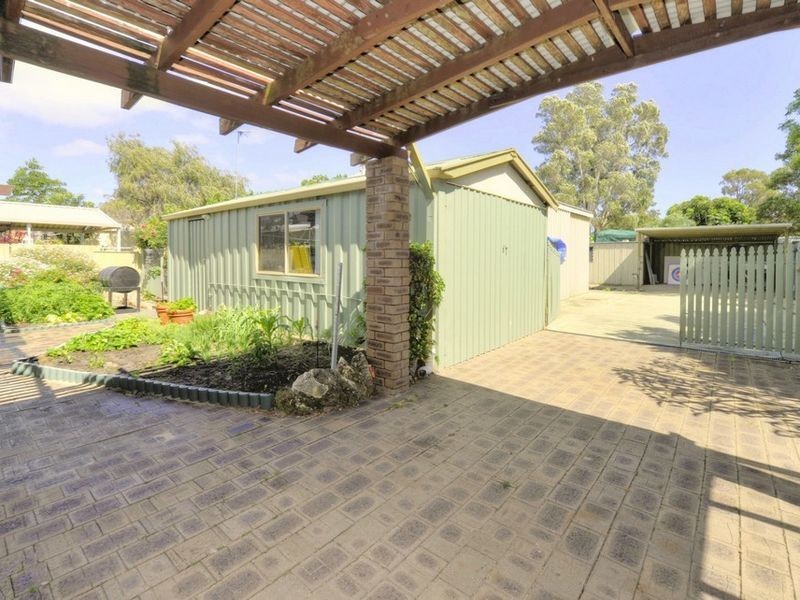 54 Queen Parade, Wannanup WA 6210