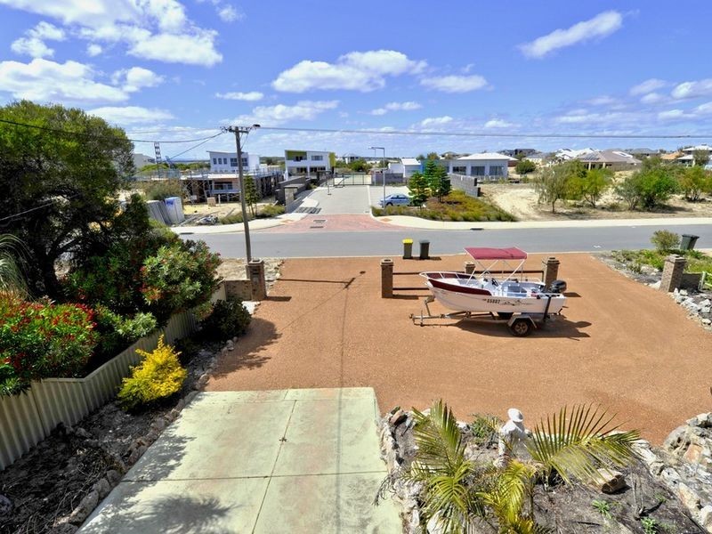 54 Queen Parade, Wannanup WA 6210