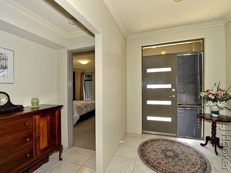 20 Moorhen Green, Dudley Park WA 6210