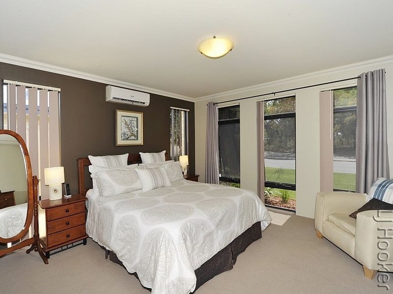 20 Moorhen Green, Dudley Park WA 6210