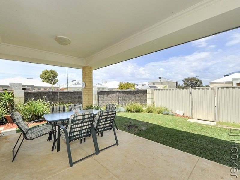 20 Moorhen Green, Dudley Park WA 6210