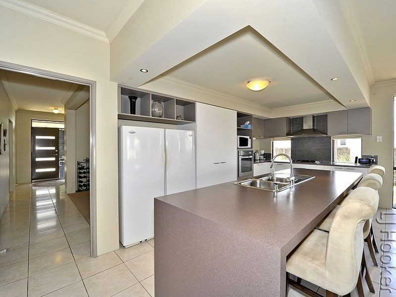 20 Moorhen Green, Dudley Park WA 6210