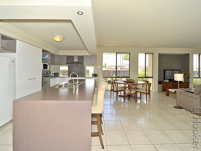 20 Moorhen Green, Dudley Park WA 6210