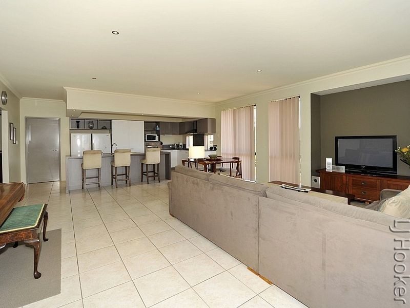 20 Moorhen Green, Dudley Park WA 6210