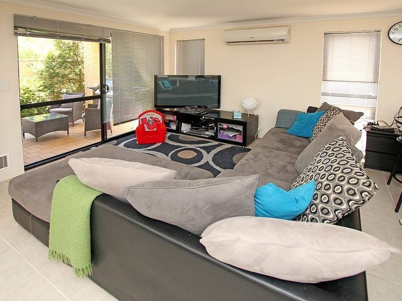 12 Illyarrie Avenue, Falcon WA 6210