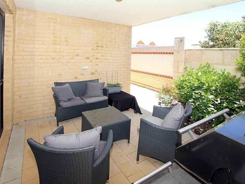 12 Illyarrie Avenue, Falcon WA 6210