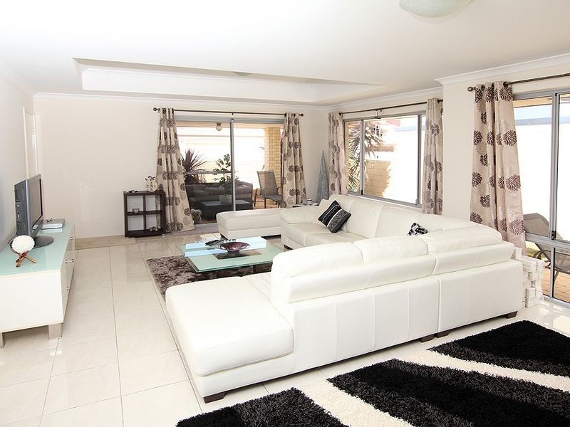 9 Mandjar Lane, Wannanup WA 6210