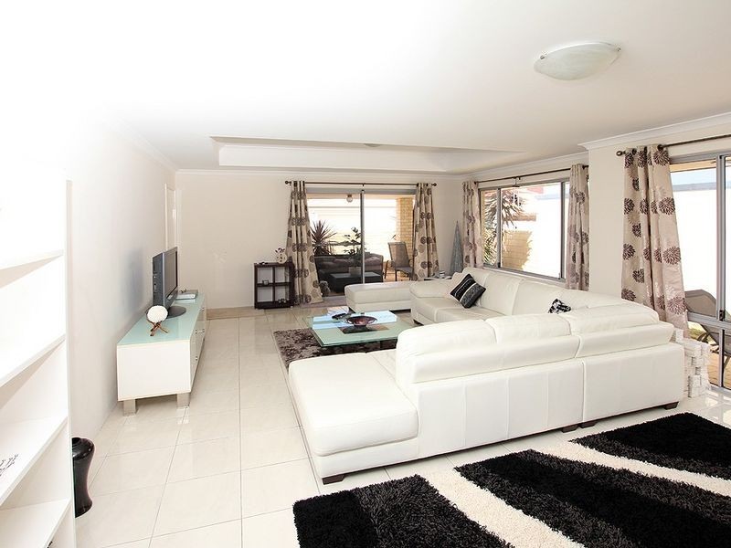 9 Mandjar Lane, Wannanup WA 6210