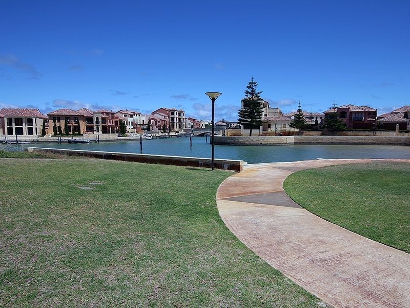 9 Mandjar Lane, Wannanup WA 6210