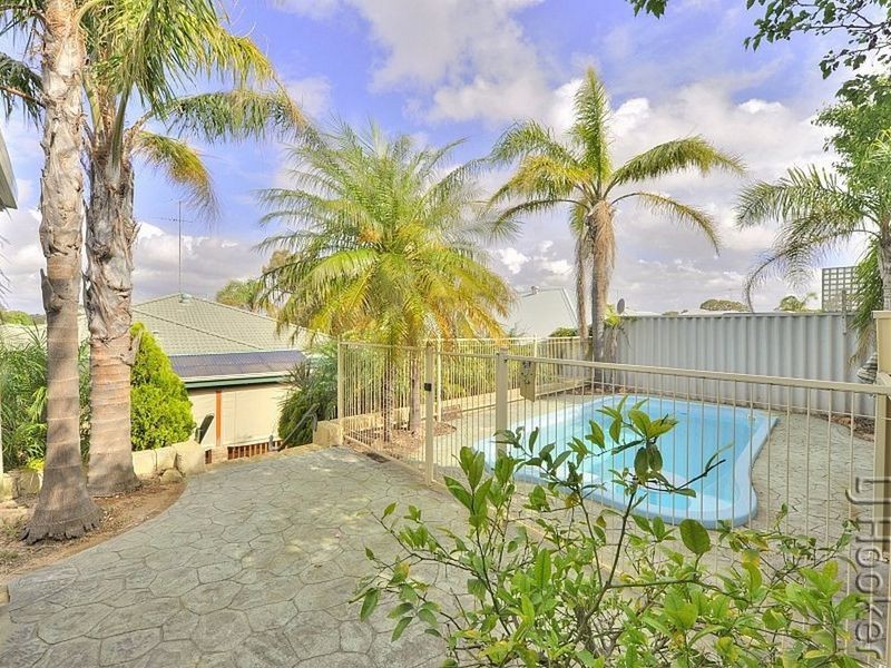 13 Boileau Place, San Remo WA 6210