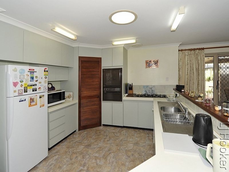 5 Muirfield Court, Halls Head WA 6210
