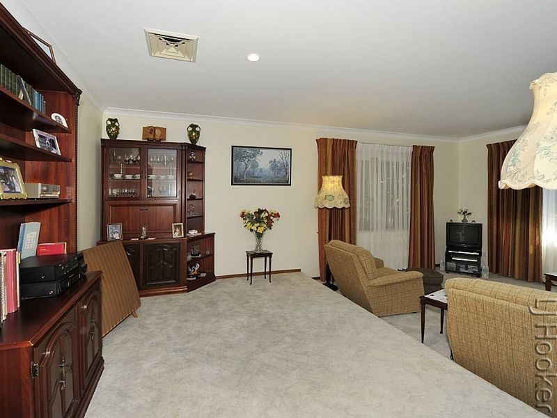 5 Muirfield Court, Halls Head WA 6210