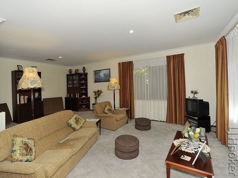 5 Muirfield Court, Halls Head WA 6210