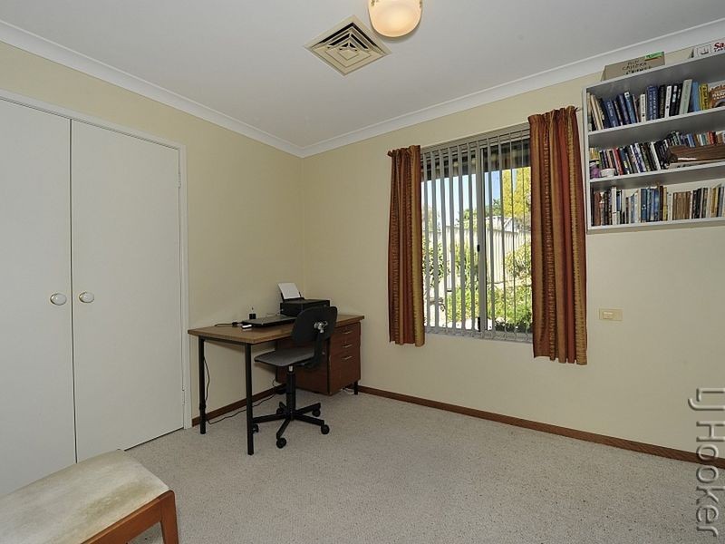 5 Muirfield Court, Halls Head WA 6210