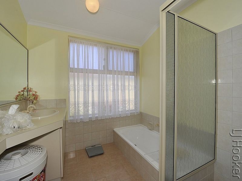 5 Muirfield Court, Halls Head WA 6210