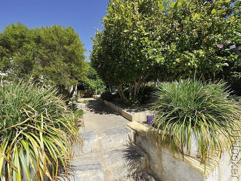5 Muirfield Court, Halls Head WA 6210