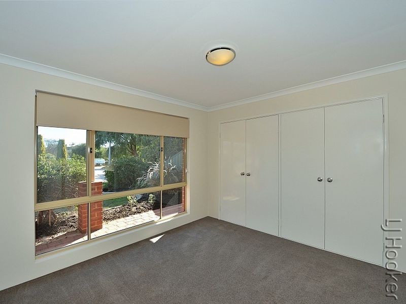 38 Paradise Circuit, Halls Head WA 6210