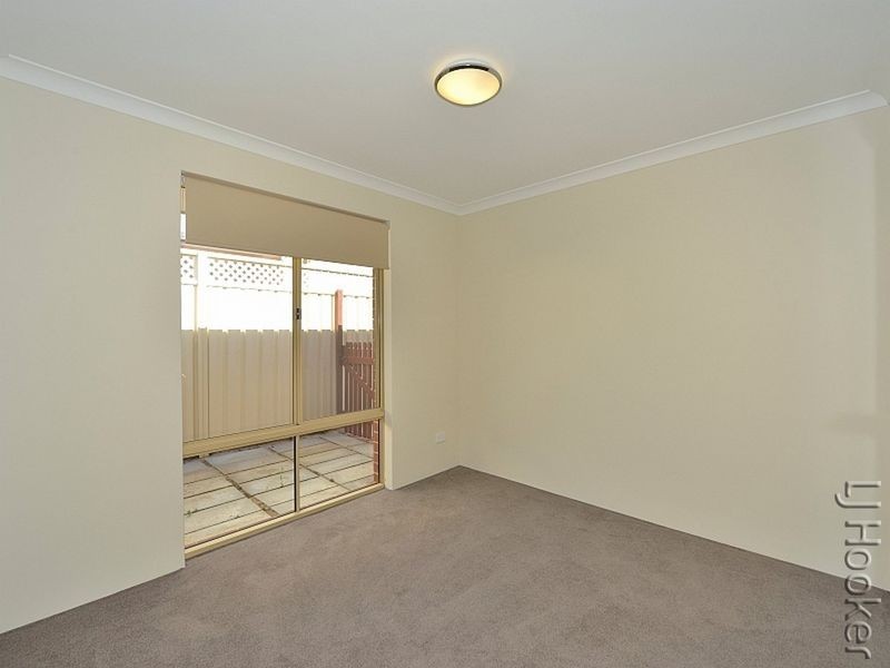 38 Paradise Circuit, Halls Head WA 6210