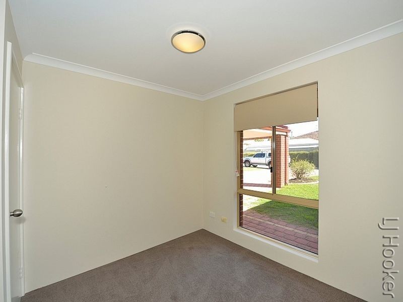 38 Paradise Circuit, Halls Head WA 6210