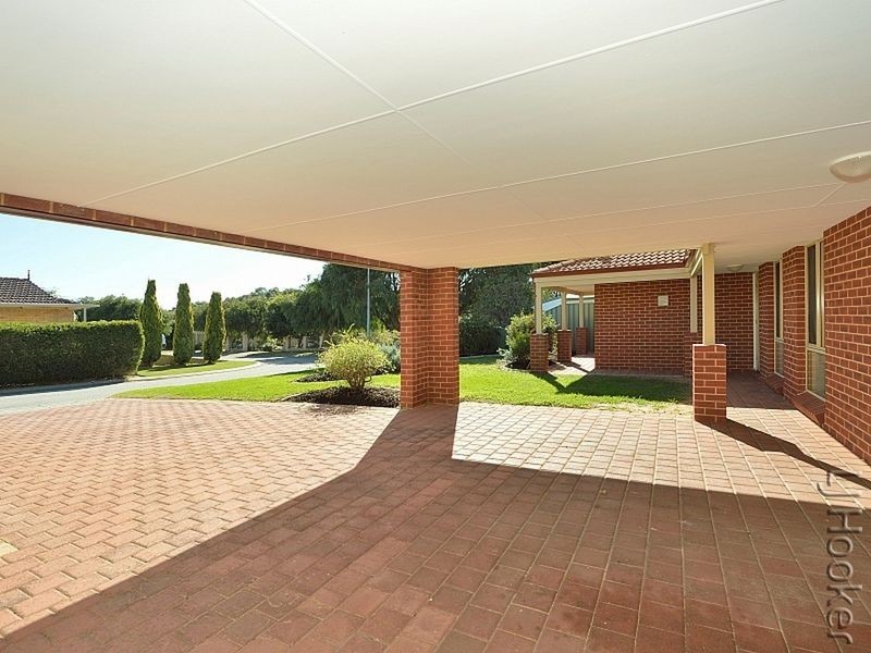 38 Paradise Circuit, Halls Head WA 6210