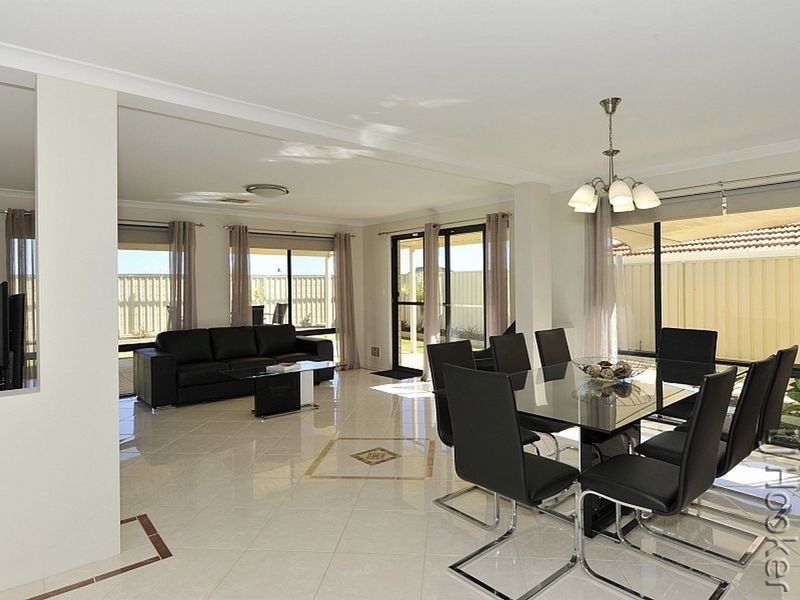 10 Kerkeri Heights, Lakelands WA 6180