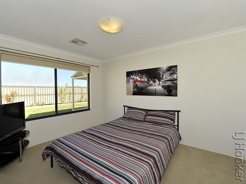 10 Kerkeri Heights, Lakelands WA 6180