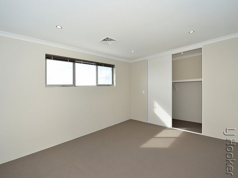 174 Boardwalk Boulevard, Halls Head WA 6210