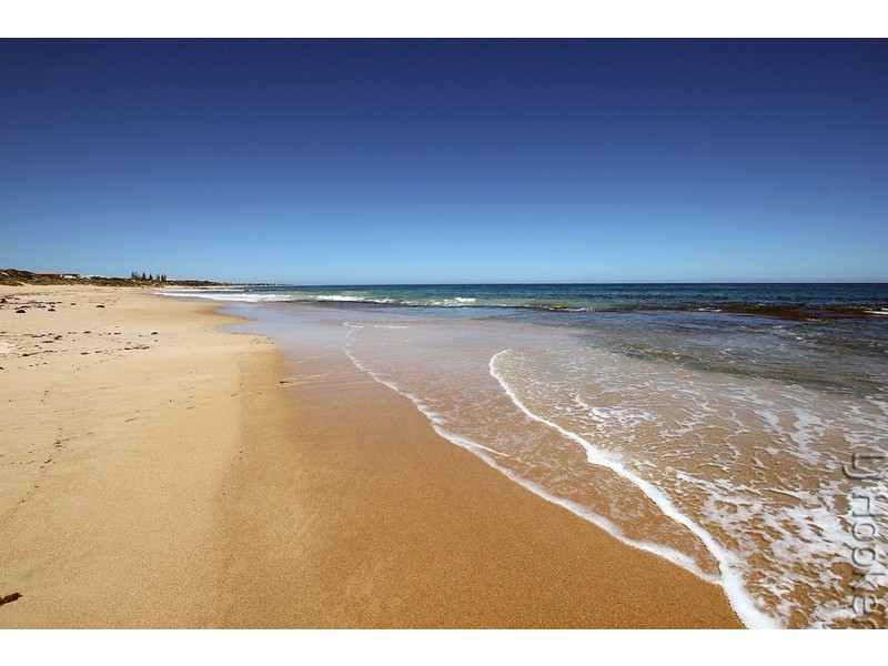 11 Binda Way, Halls Head WA 6210