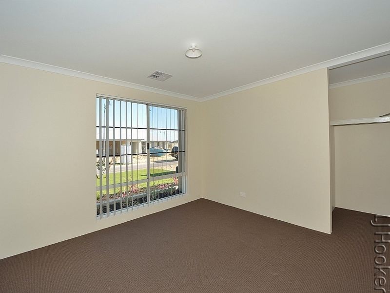 16 Azelia Approach, Madora Bay WA 6210
