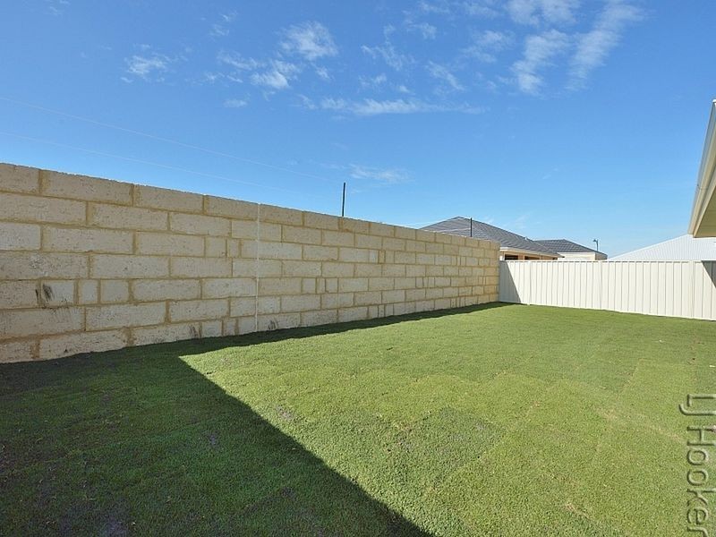 16 Azelia Approach, Madora Bay WA 6210
