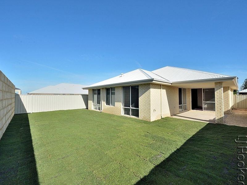 16 Azelia Approach, Madora Bay WA 6210