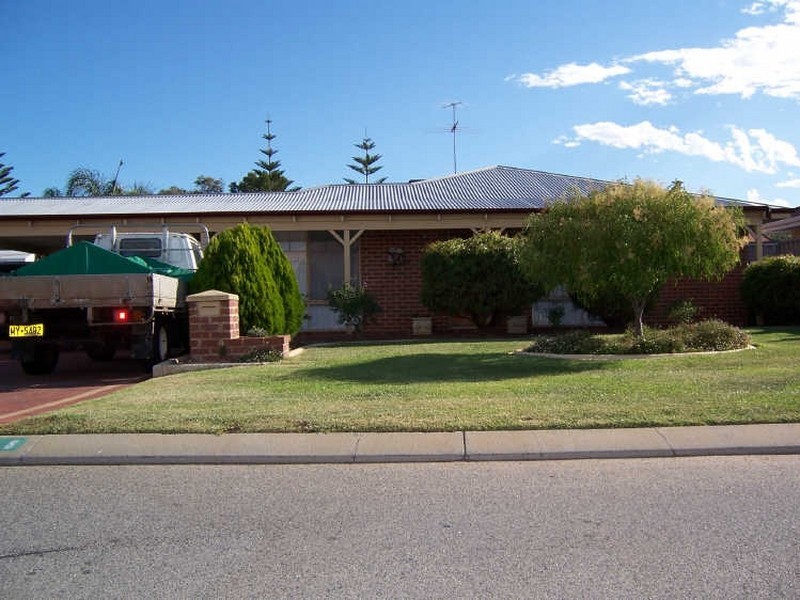 8 Lilac Green, Halls Head WA 6210
