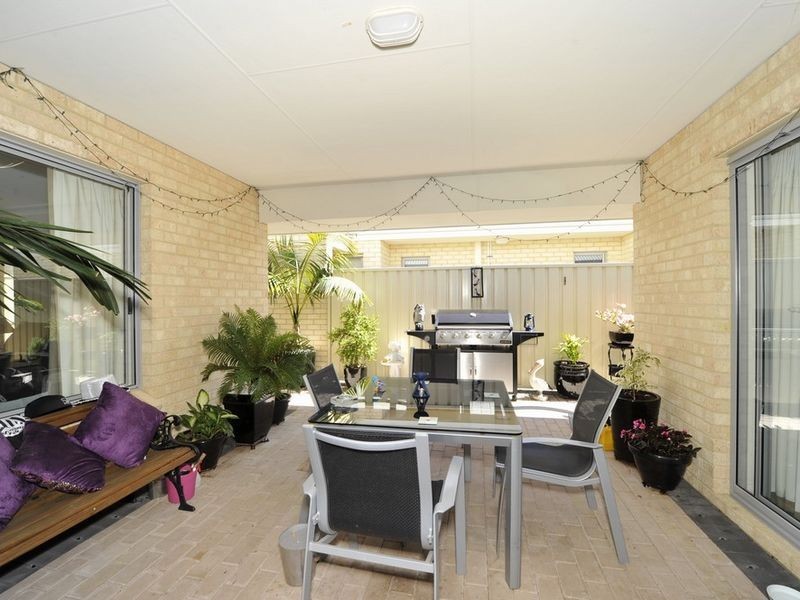 5 Grasstree Road, Wannanup WA 6210