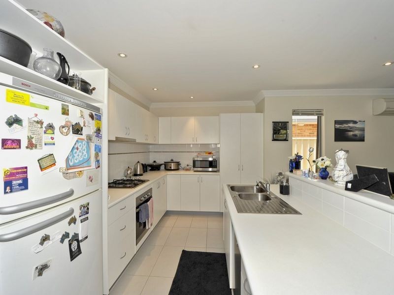 5 Grasstree Road, Wannanup WA 6210