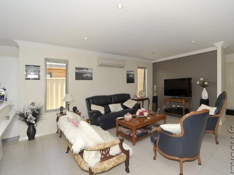 5 Grasstree Road, Wannanup WA 6210